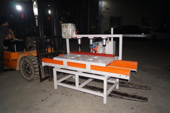 Manual ceramic tile cutter