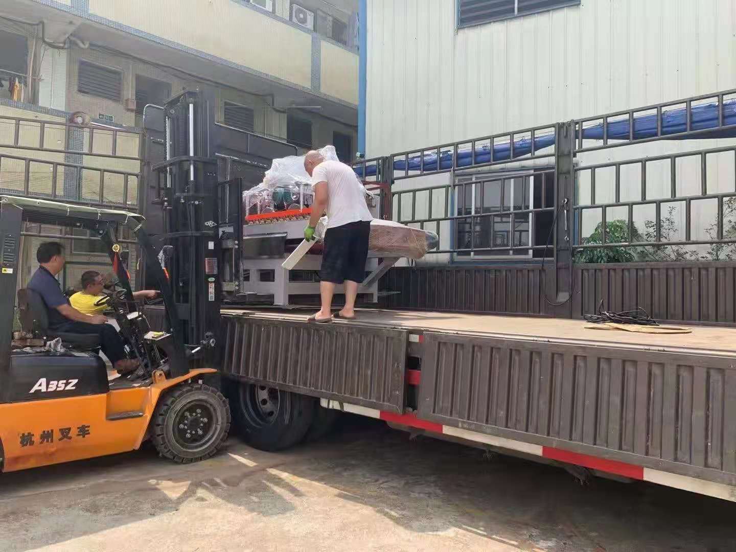 Tile machine delivery