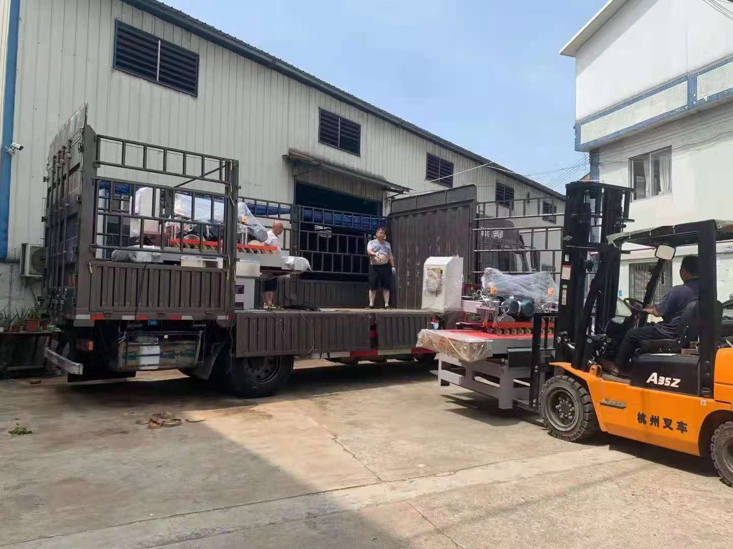 Tile processing machine