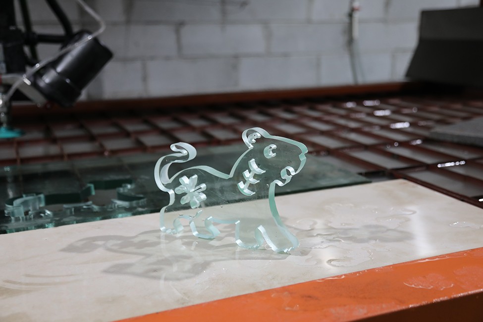 craft glass cutting