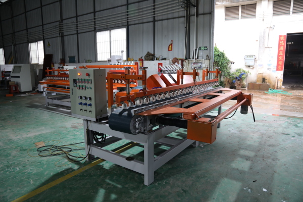 Tile beveling machine