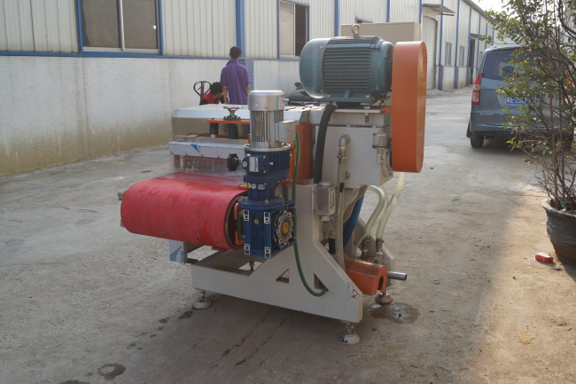Electric tile cutter