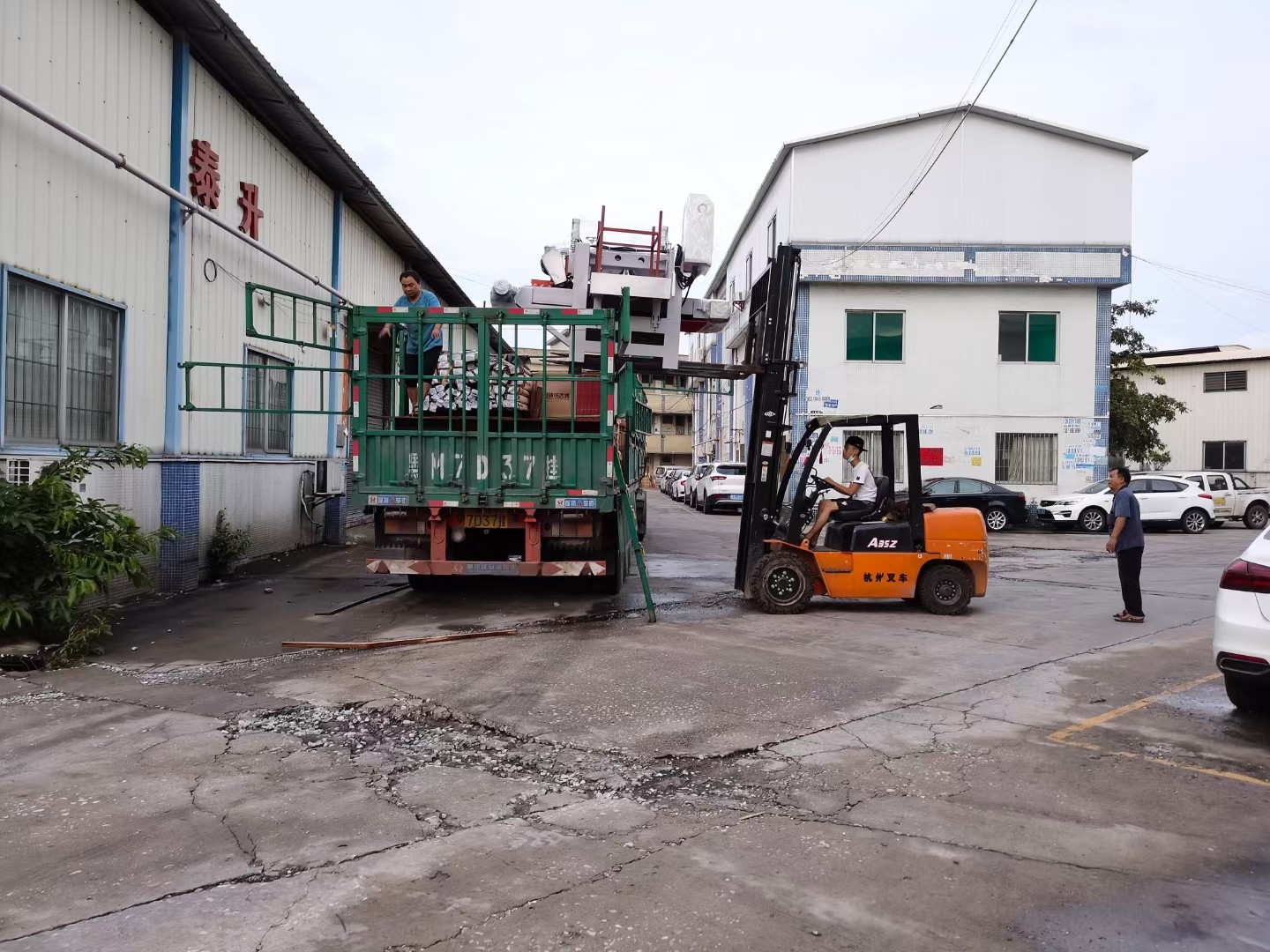 tile cutting machine shipment