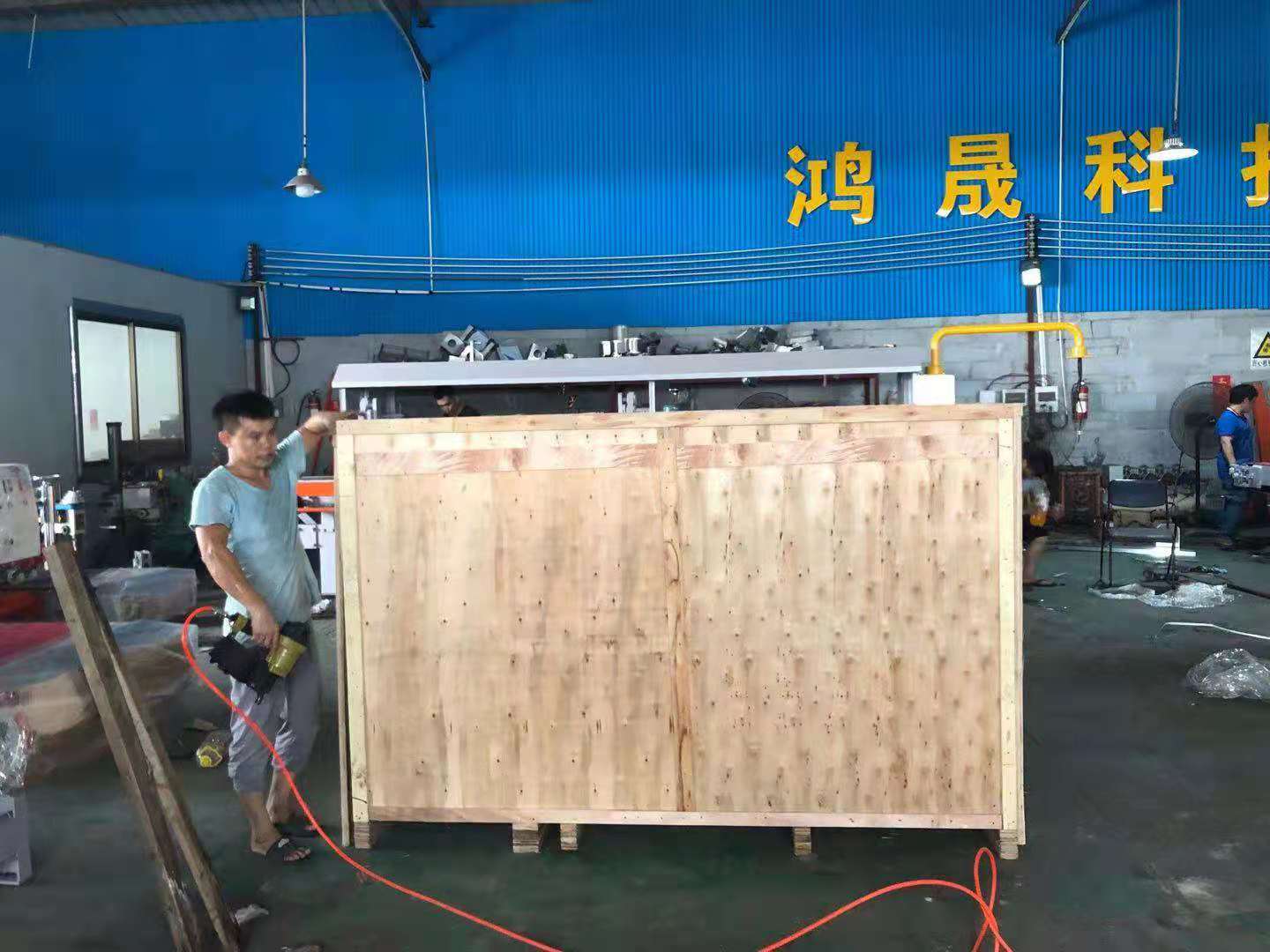 wooden case packing