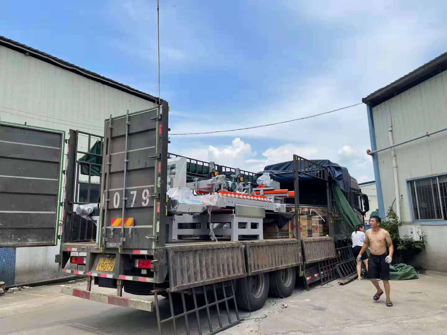 CNC three blade cutting machine