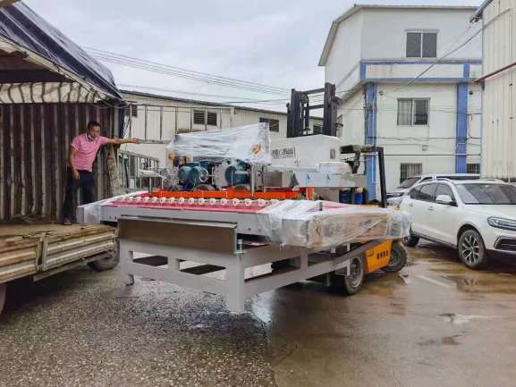 Deliver a CNC three blade cutter to Shiyan city, Hubei province